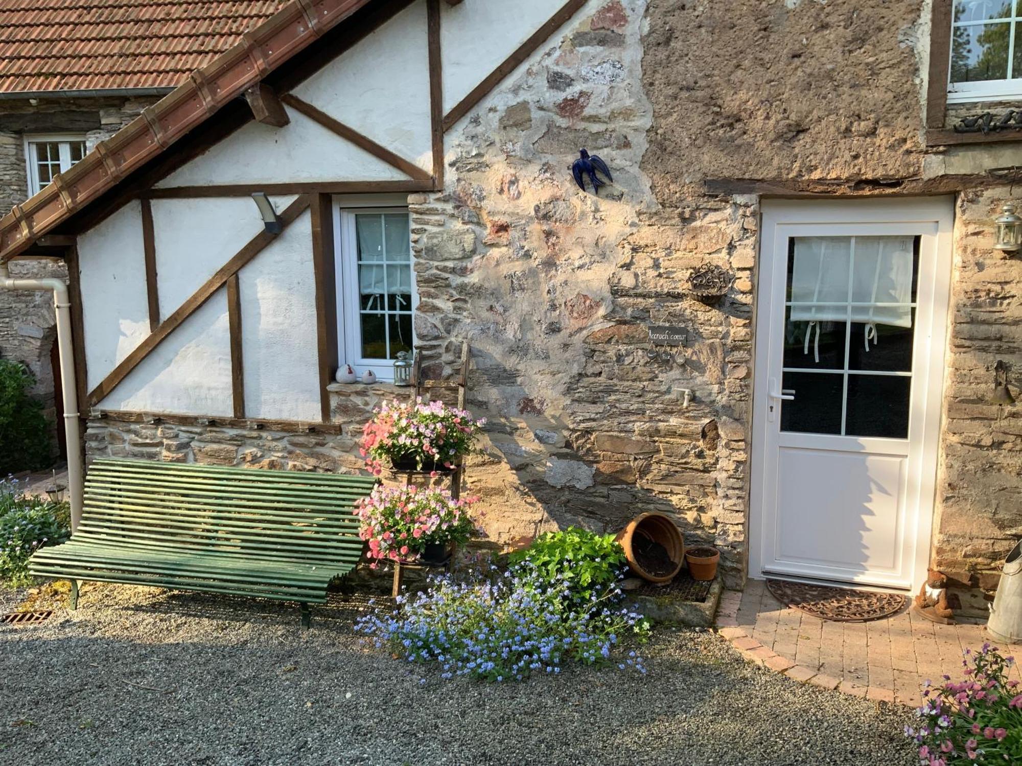 Le Moulin De La Castellerie Bed & Breakfast Moon-sur-Elle Exterior photo